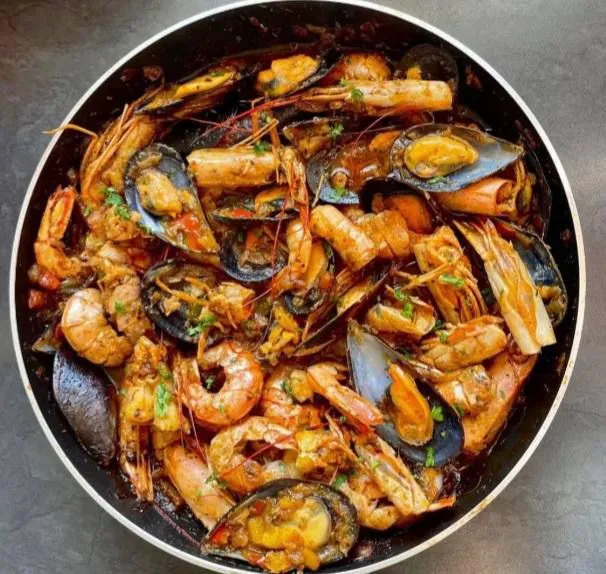 Seafood pan